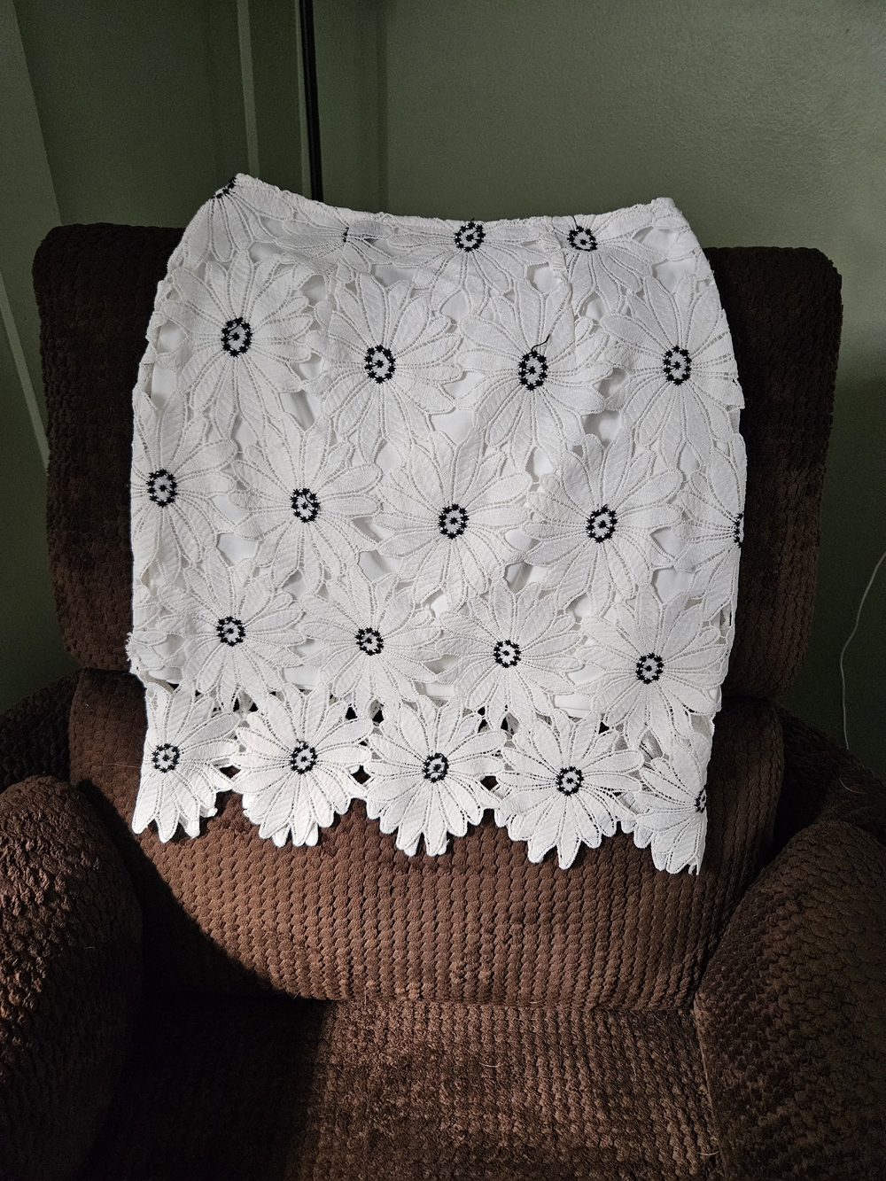 White Floral Lace Pencil Skirt